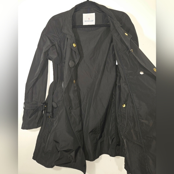 MONCLER DOUBLE-BREASTED TRENCH COAT. - Picture 3 of 10